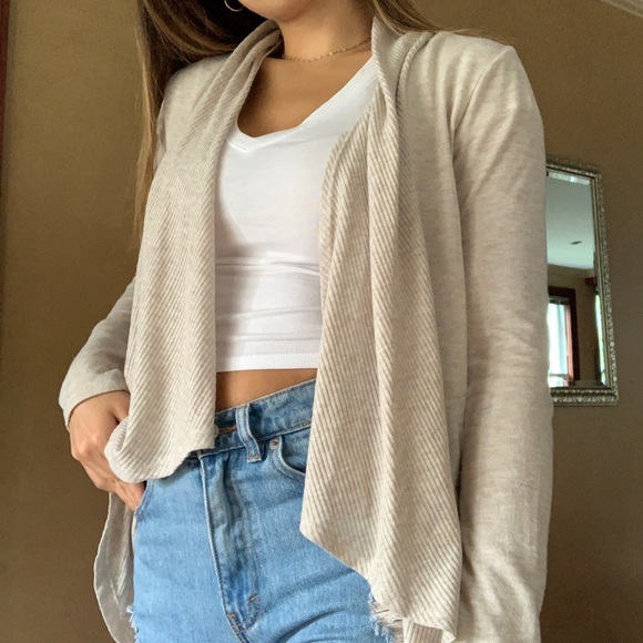 Sweaters - Beige cardigan